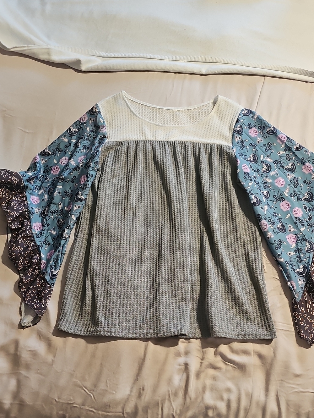 Floral Contrast Long-Sleeve Women's Top - Blue & Gray